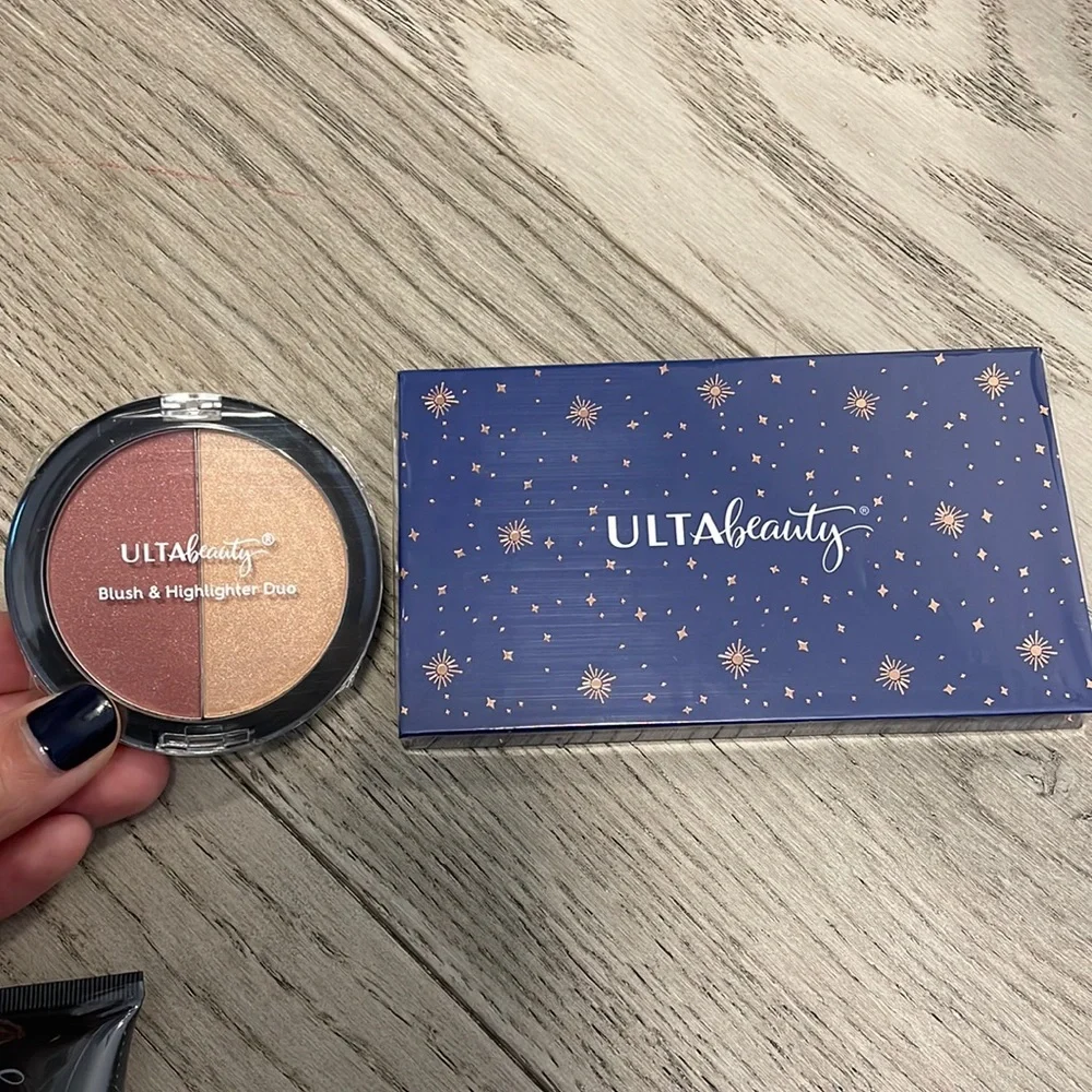 Ulta Beauty Makeup Gift Bag - Picture 2 of 4